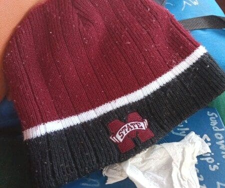 Mississippi State Bulldogs maroon and black knit beanie hat